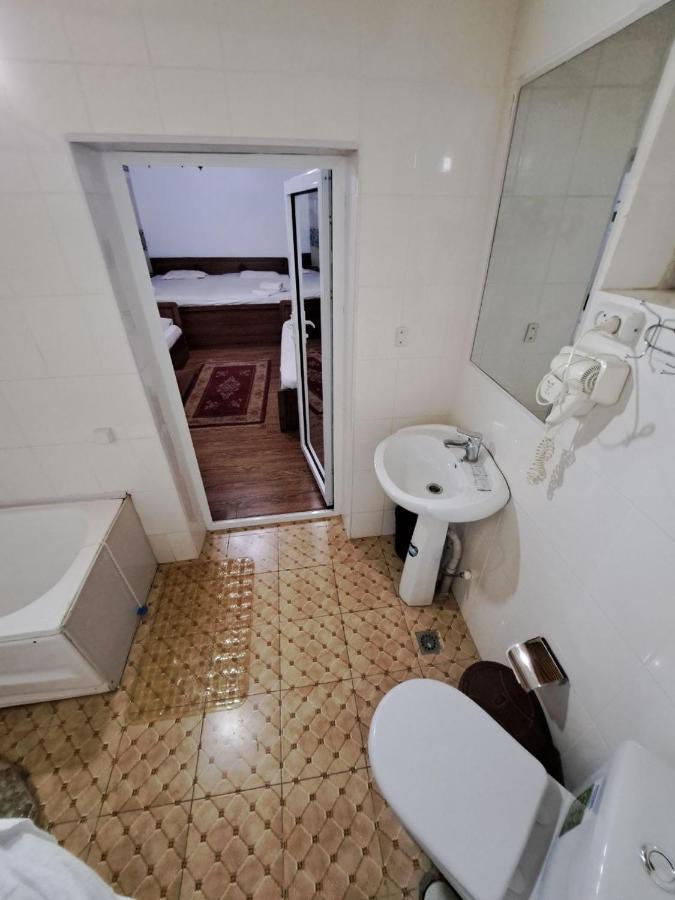 Ohun Caravan Sarai XIX בוקורו מראה חיצוני תמונה
