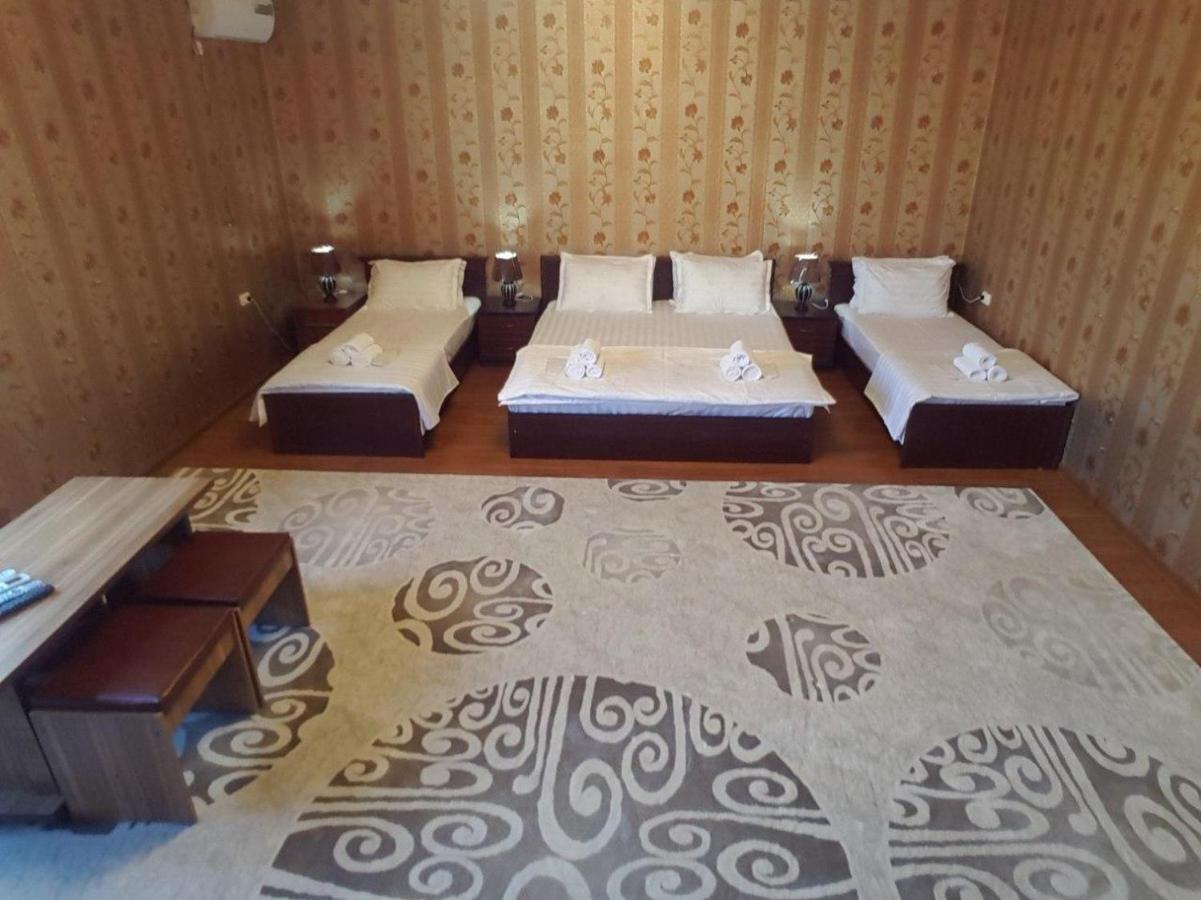 Ohun Caravan Sarai XIX בוקורו מראה חיצוני תמונה